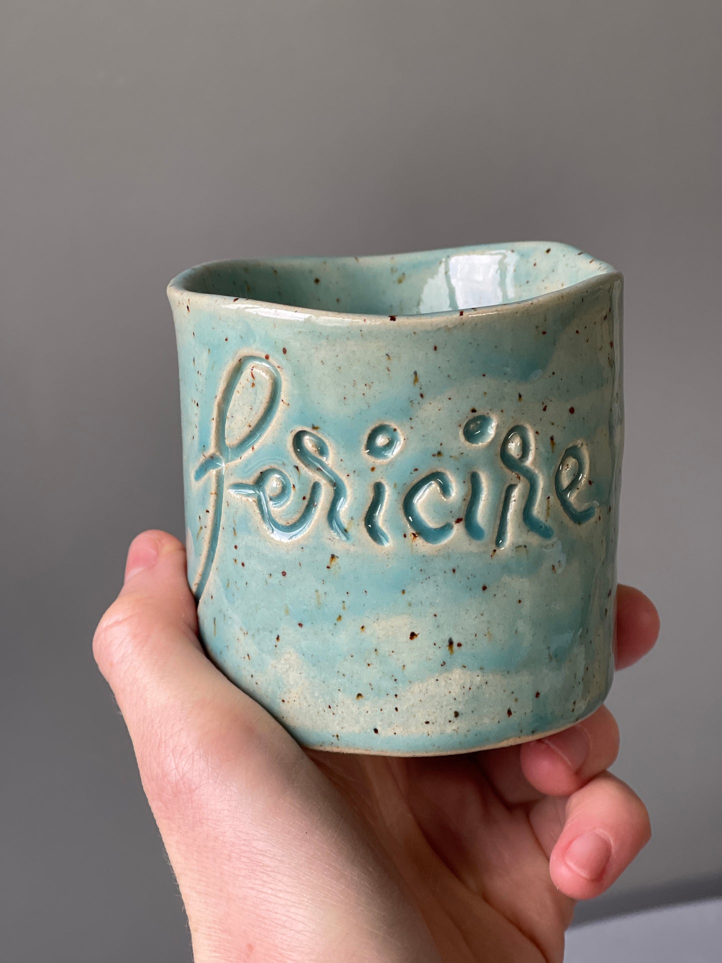Cana Latte cu mesaj "Fericire"