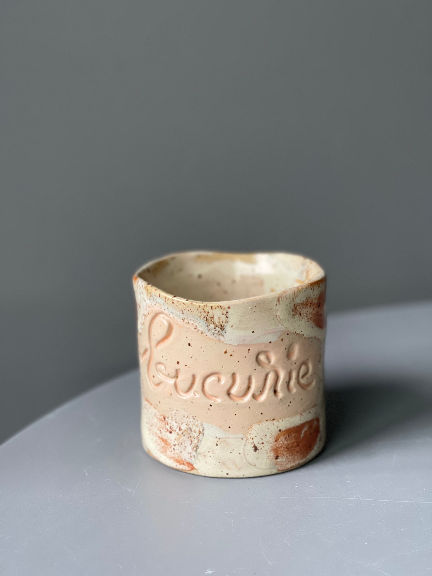 Cana Latte cu mesaj "Bucurie"