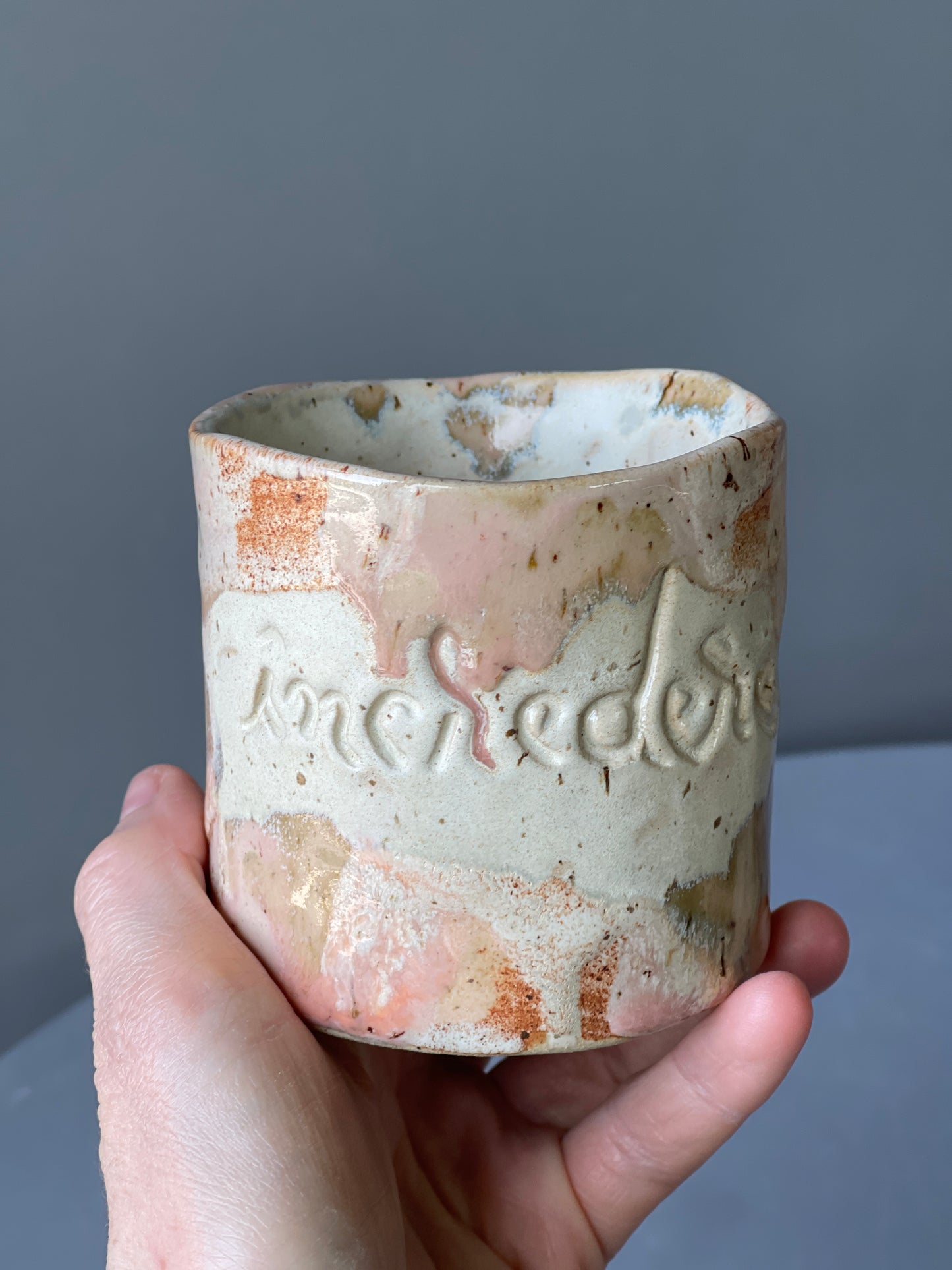 Cana Latte cu mesaj "Incredere"