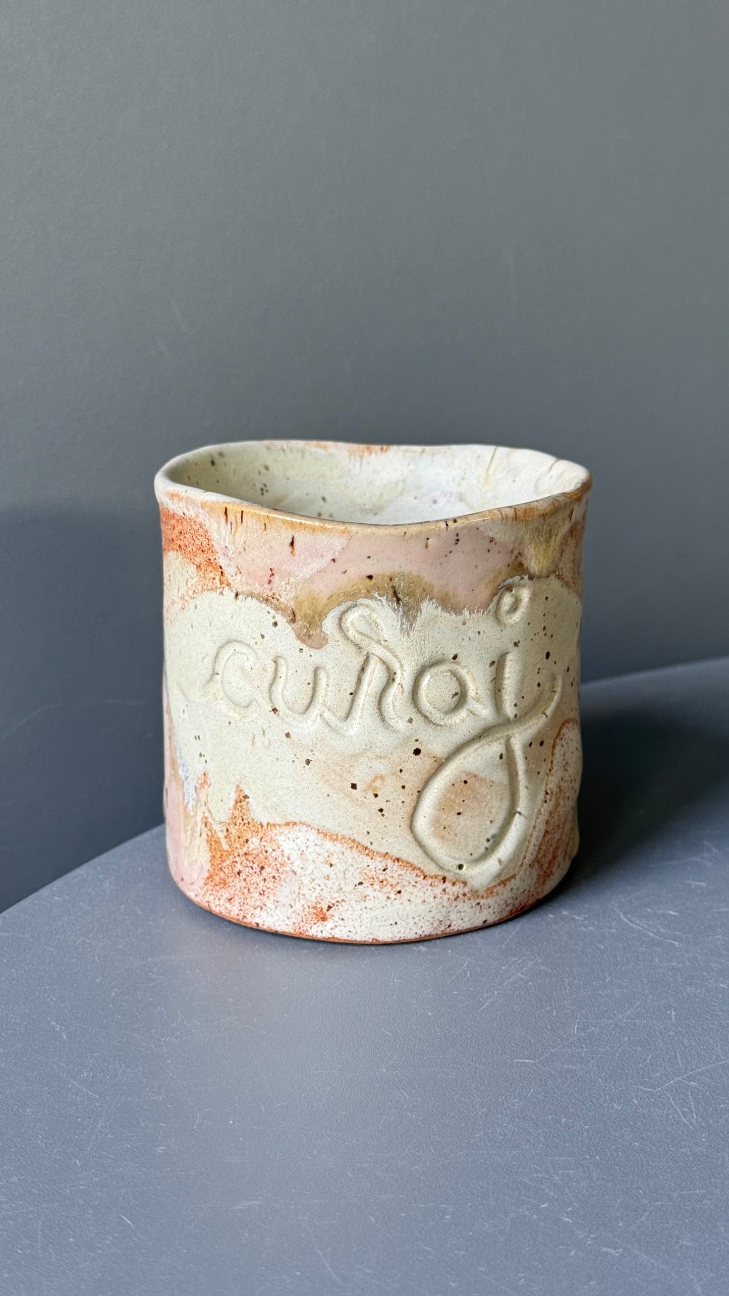 Cana Latte cu mesaj "Curaj"