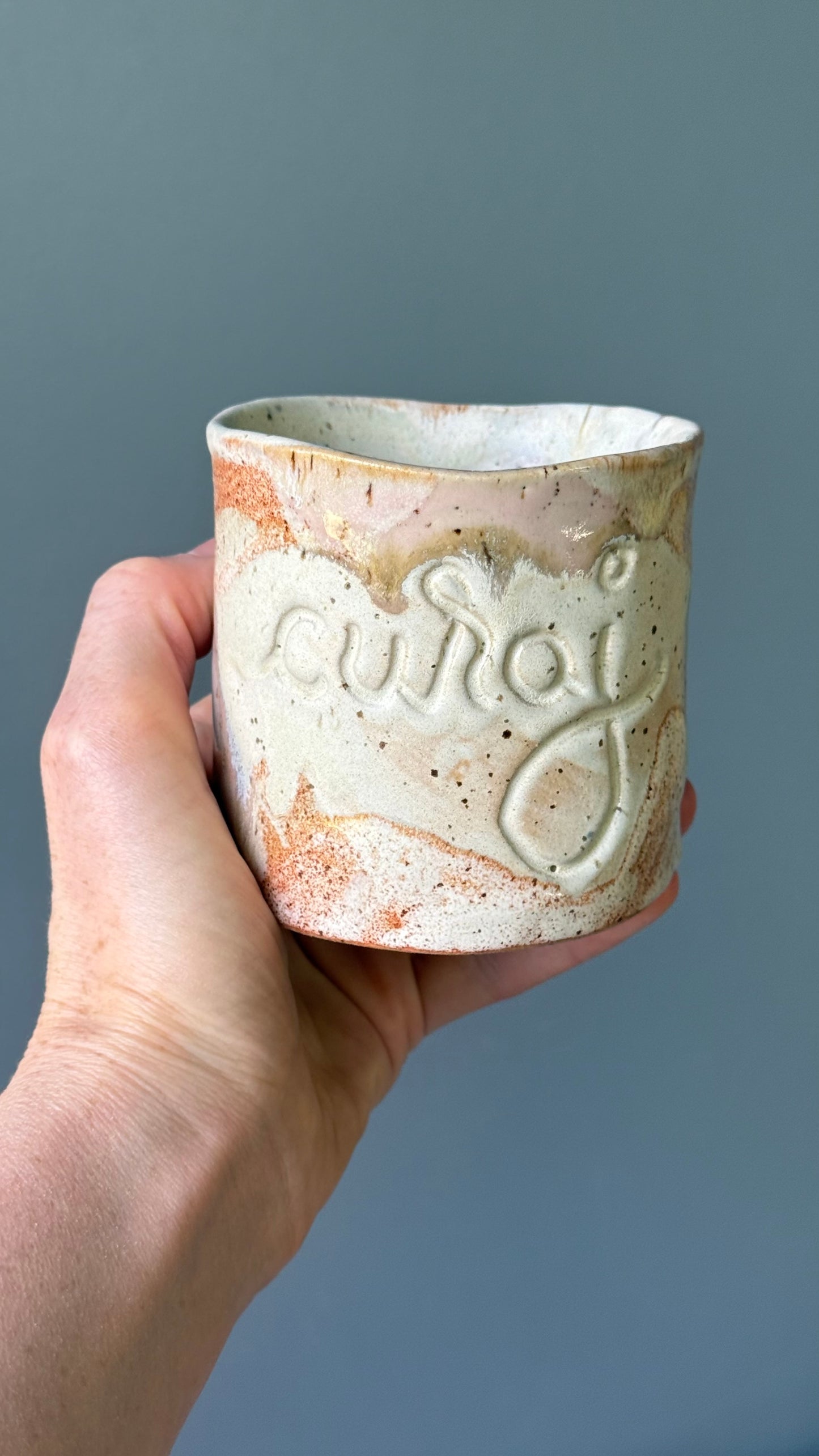 Cana Latte cu mesaj "Curaj"