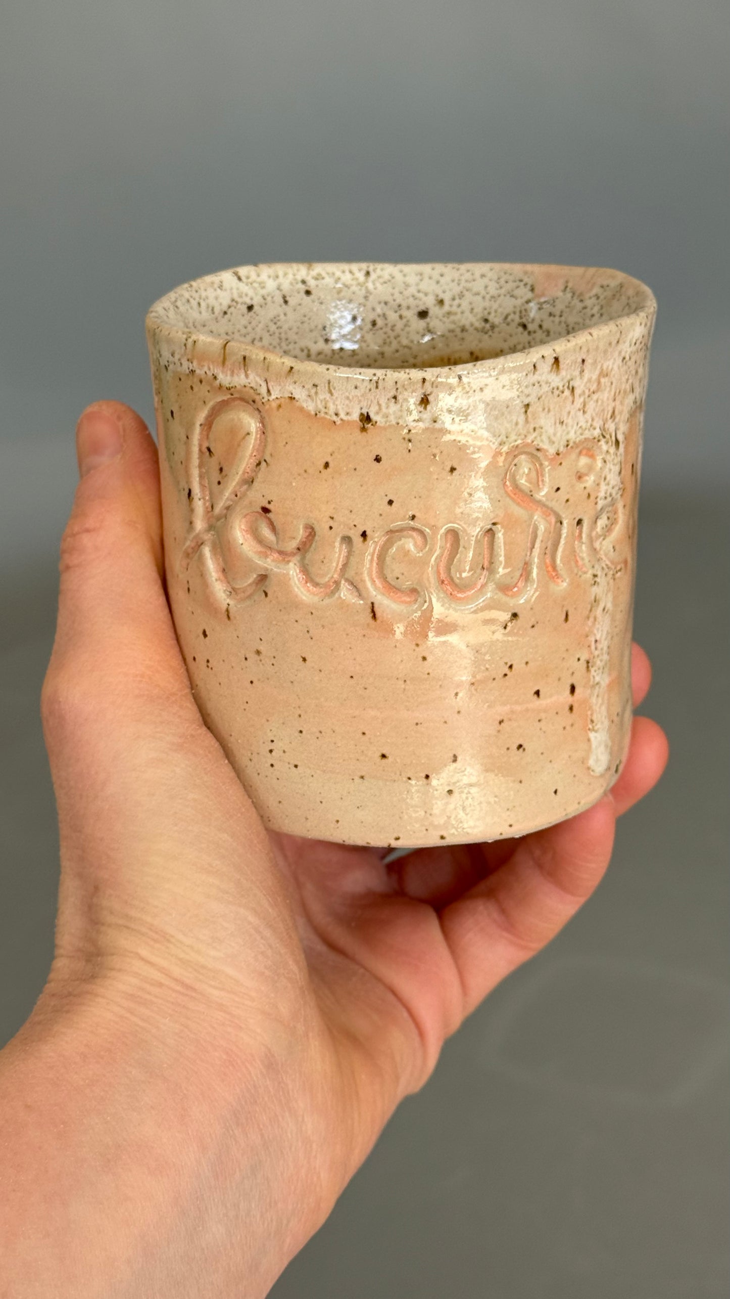 Cana Latte cu mesaj "Bucurie"