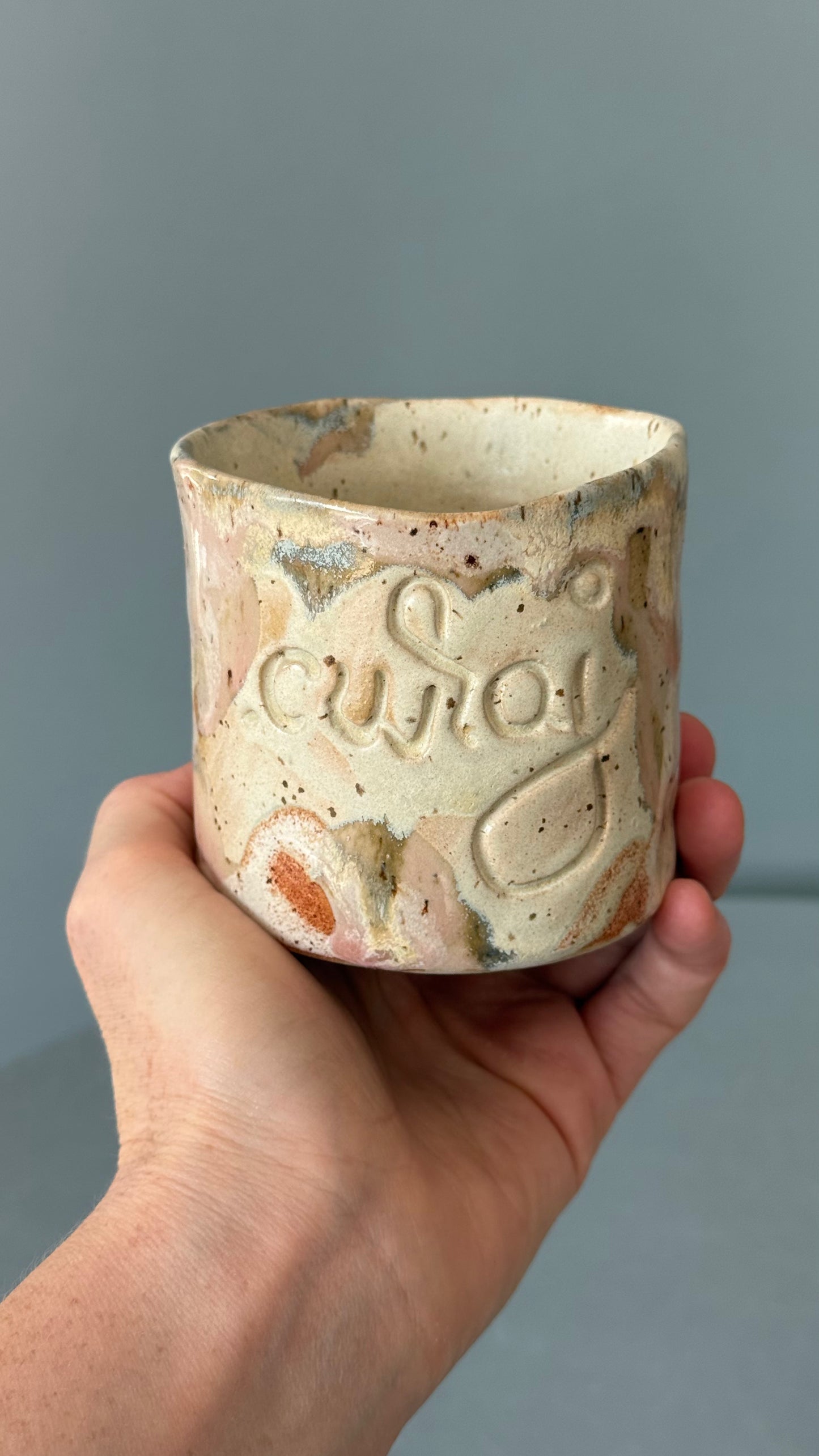 Cana Latte cu mesaj "Curaj"
