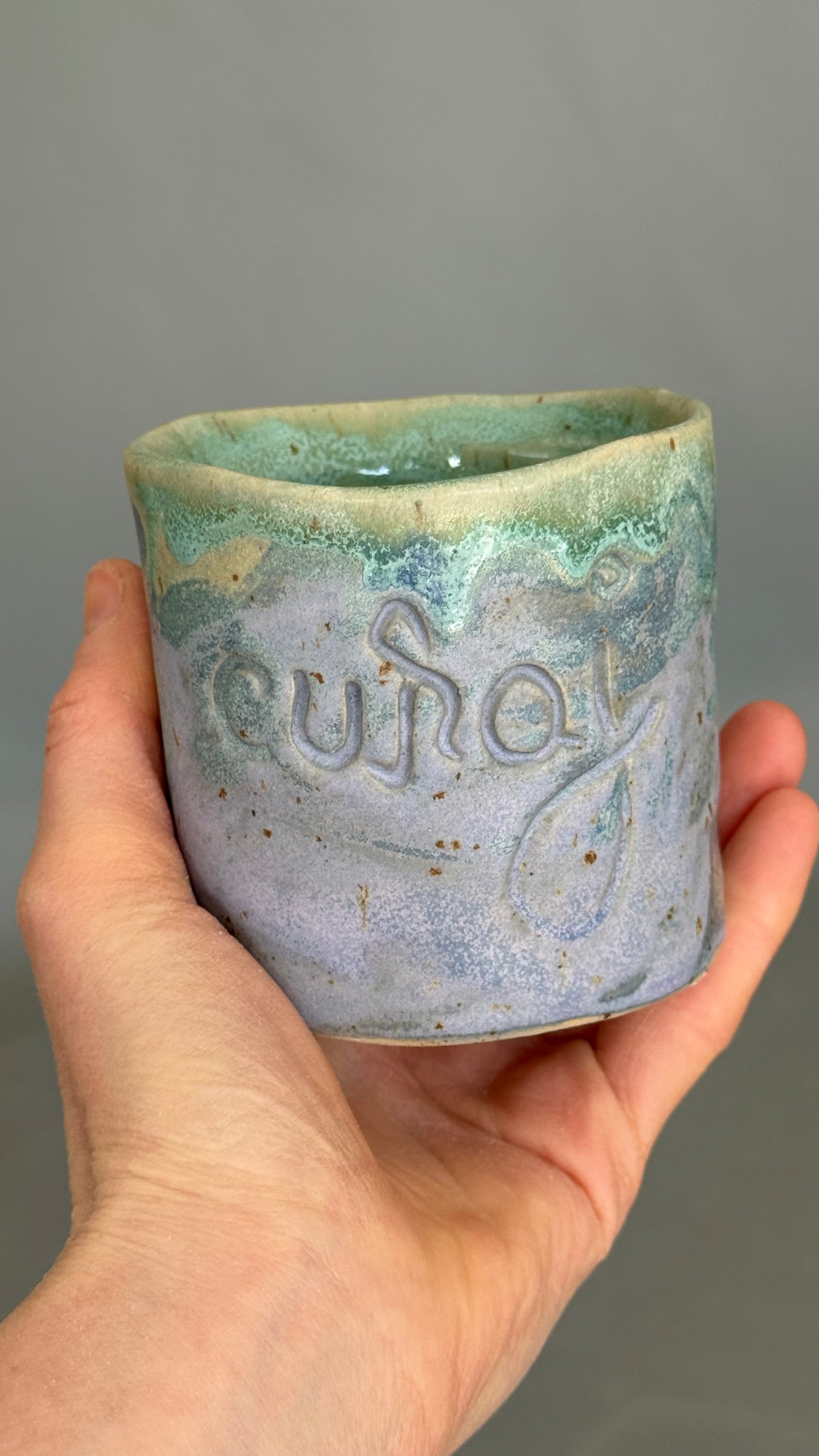 Cana Latte cu mesaj "Curaj"