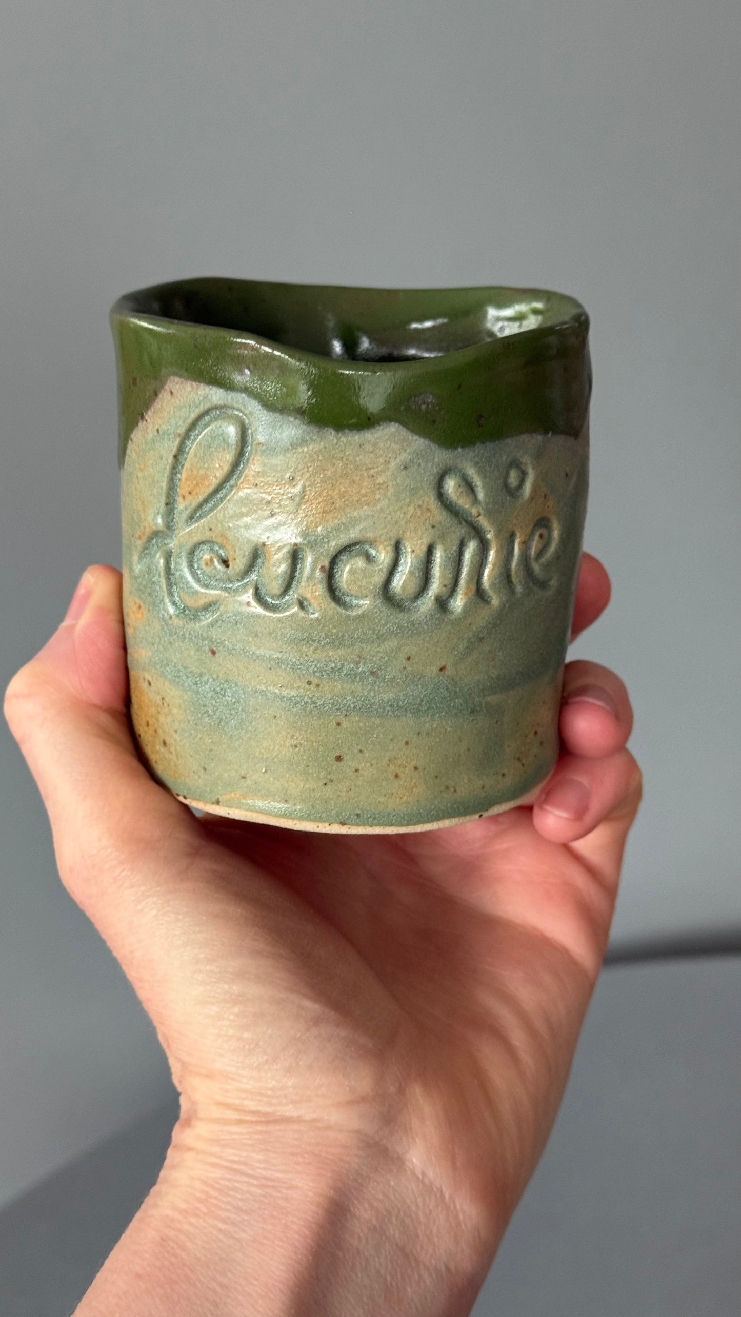 Cana Latte cu mesaj "Bucurie"