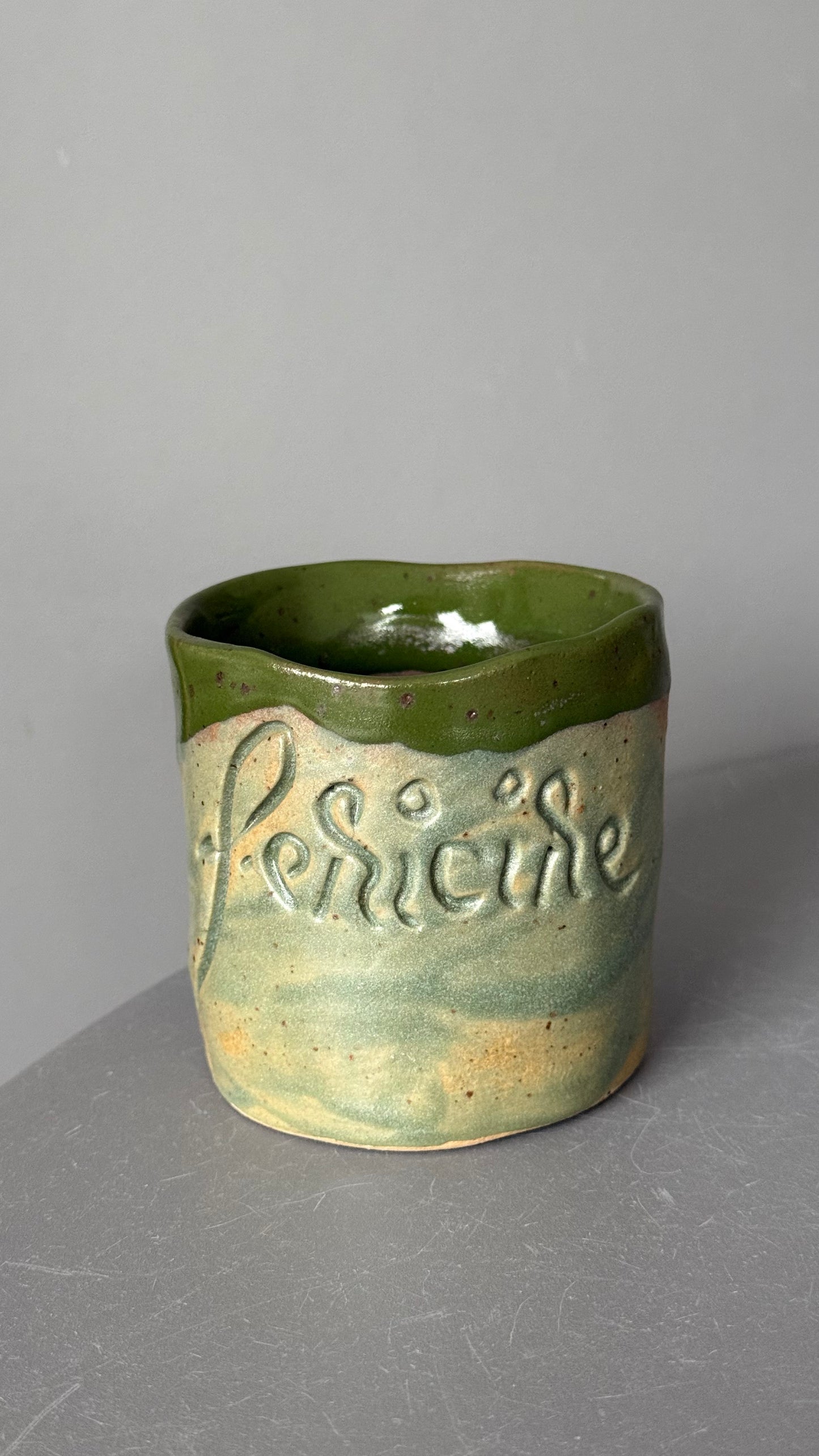 Cana Latte cu mesaj "Fericire"