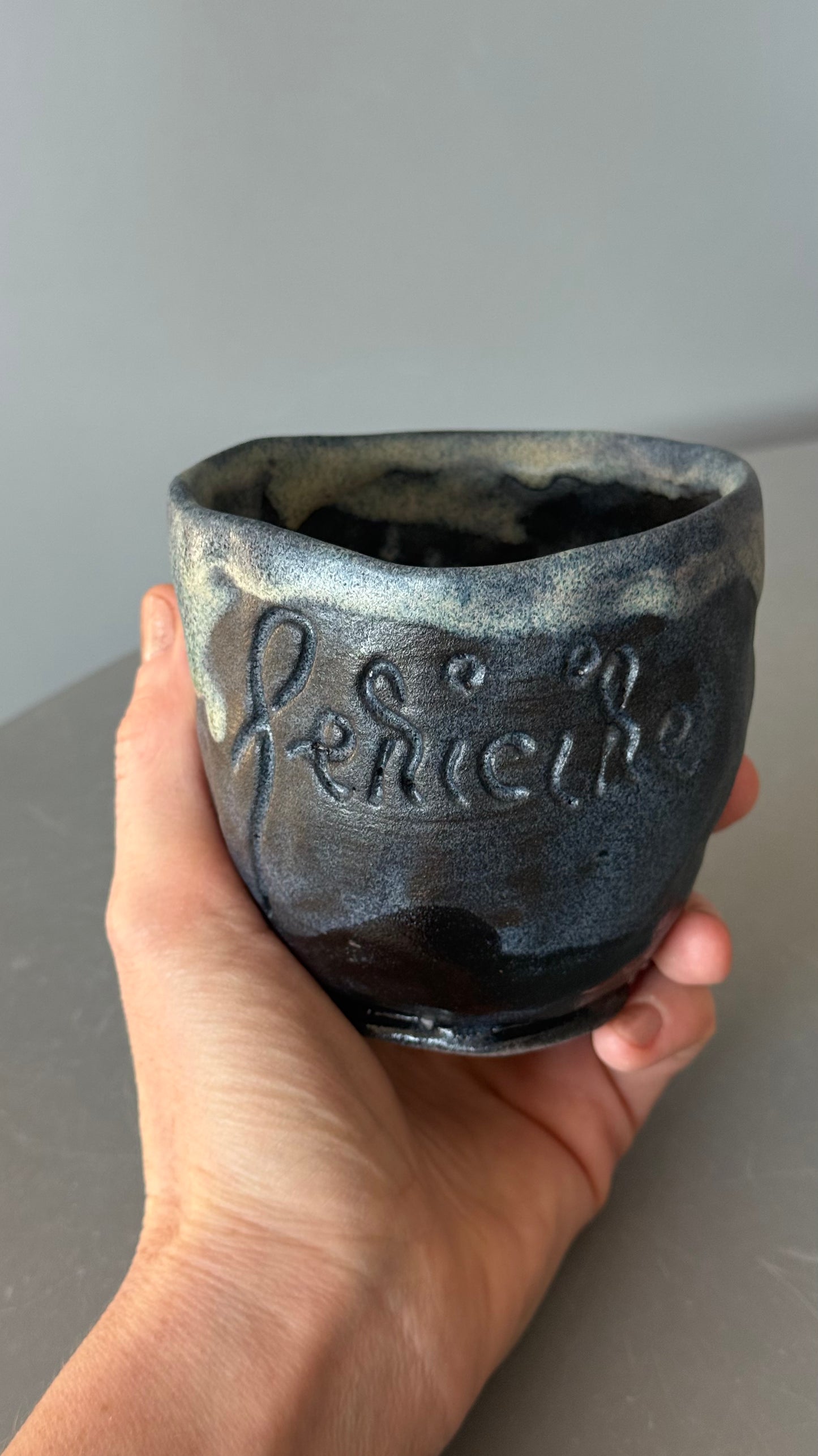Cana Ceramica Bell cu mesaj "Fericire"